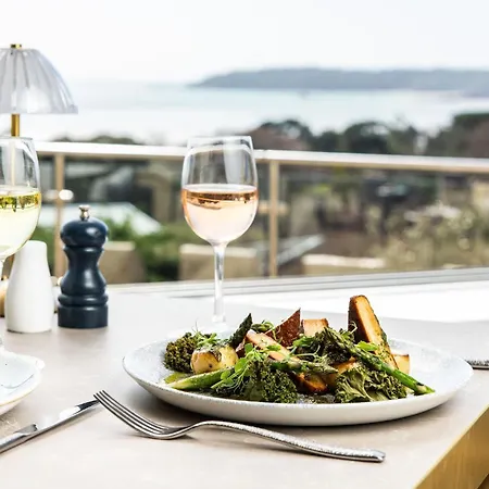 Cristina ホテル 4*