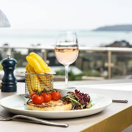 Cristina ホテル 4*